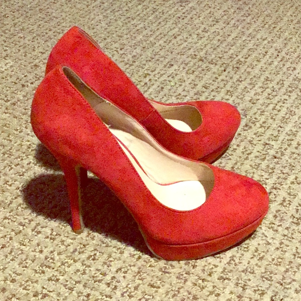 Super cute red pumps sz 8